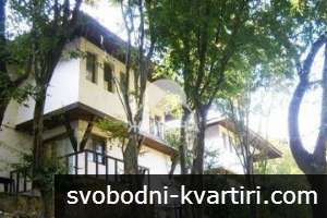Новообзаведена къща на тихо място в близост до автобусна спирка и град Варна, м-ст Манастирски рид