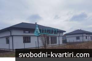 Едноетажна къща 160 м2 с двор в гр.Костинброд, кв.Зора. Отлична локация Едноетажна къща 160 м2 с двор в гр.Костинброд, кв.Зора. Отлична локация