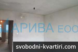 Недовършена сграда с апартаменти и гараж в Хасково Недовършена сграда с апартаменти и гараж в Хасково