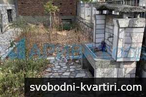 Триетажна къща в Димитровград, кв. Раковски Триетажна къща в Димитровград, кв. Раковски