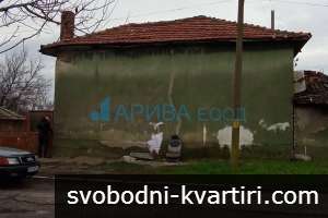 Двуетажна къща с гараж в с. Димитриево, община Чирпан Двуетажна къща с гараж в с. Димитриево, община Чирпан