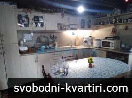 Къща с гараж в с. Златополе, община Димитровград Къща с гараж в с. Златополе, община Димитровград