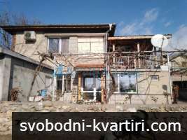 Къща с гараж в с. Златополе, община Димитровград Къща с гараж в с. Златополе, община Димитровград