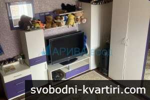 Двуетажна къща с плоча в с.Иваново, община Харманли Двуетажна къща с плоча в с.Иваново, община Харманли