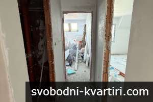 Просторен тристаен апартамент в Христо Смирненски Просторен тристаен апартамент в Христо Смирненски
