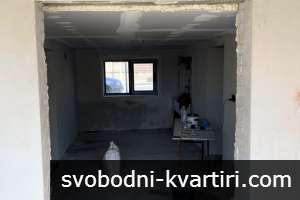 Двуетажна къща с голям двор и гараж в с. Милево Двуетажна къща с голям двор и гараж в с. Милево