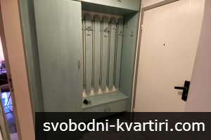 Голям и просторен апартамент с две спални под наем Голям и просторен апартамент с две спални под наем