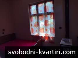 Масивна двуетажна къща в с. Тополово Масивна двуетажна къща в с. Тополово