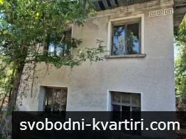 Масивна двуетажна къща с двор 2 145 кв.м в с. Старо Железаре Масивна двуетажна къща с двор 2 145 кв.м в с. Старо Железаре