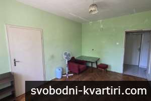 ТТристаен апартамент под наем в центъра на град Велико Търново. ТТристаен апартамент под наем в центъра на град Велико Търново.