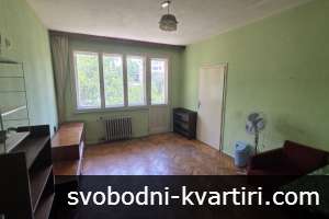 ТТристаен апартамент под наем в центъра на град Велико Търново. ТТристаен апартамент под наем в центъра на град Велико Търново.