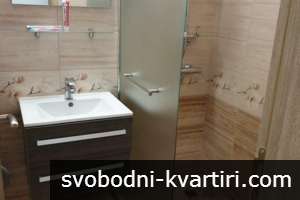Тристаен апартамент с паркомясто под наем в центъра на град Велико Търново. Тристаен апартамент с паркомясто под наем в центъра на град Велико Търново.
