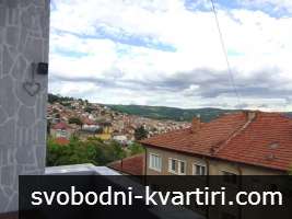 Етаж от къща в централната част на Велико Търново под наем Етаж от къща в централната част на Велико Търново под наем