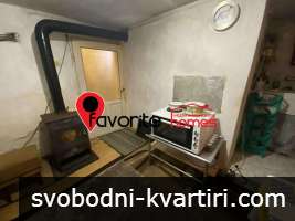 Етаж от къща с гараж и двор, Втори корпус Етаж от къща с гараж и двор, Втори корпус