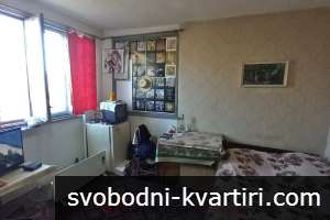 Къща с голям двор Къща с голям двор