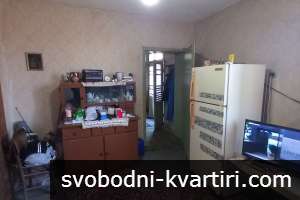 Къща с голям двор Къща с голям двор