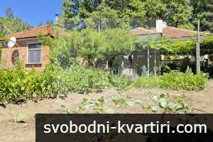 Къща с 3 спални на 30 км от гр.Карнобат за продажба Къща с 3 спални на 30 км от гр.Карнобат за продажба