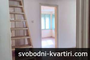 Продажба на Етаж от къща гр. Бургас - Център 150m² и двор 150m² Продажба на Етаж от къща гр. Бургас - Център 150m² и двор 150m²