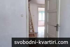 Продажба на Етаж от къща гр. Бургас - Център 150m² и двор 150m² Продажба на Етаж от къща гр. Бургас - Център 150m² и двор 150m²