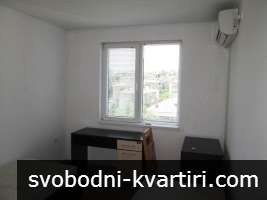 Стая от четиристаен апартамент под наем в центъра на град Велико Търново.