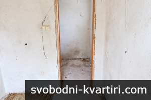 Къща с голямо дворно място, в гр. Българово Къща с голямо дворно място, в гр. Българово