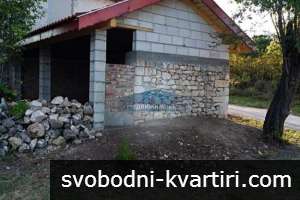 Продажба Къща гр. Аксаково - с. Ботево 400m² Продажба Къща гр. Аксаково - с. Ботево 400m²