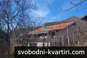 Монолитна къща до минерална баня и река Стряма-село Песнопй Монолитна къща до минерална баня и река Стряма-село Песнопй