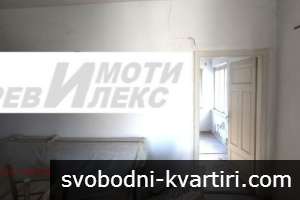 стара къща на тиха улица стара къща на тиха улица