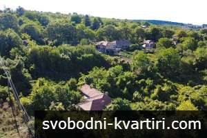Къща в с. Неново Къща в с. Неново