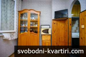 Двустаен обзаведен кв.Тракия-среден етаж Двустаен обзаведен кв.Тракия-среден етаж