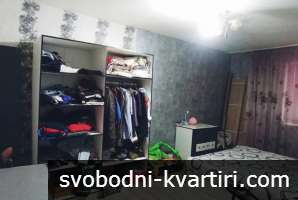 Къща в района на село Кошов Къща в района на село Кошов