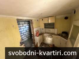 Къща с парцел в района на Бул. Гоце Делчев Къща с парцел в района на Бул. Гоце Делчев