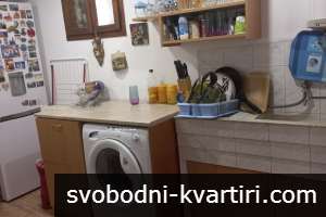 Къща в Широк Център Къща в Широк Център