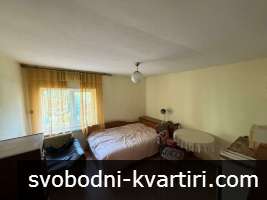 Къща в кв. Средна кула Къща в кв. Средна кула