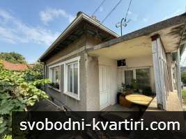 Къща в кв. Средна кула Къща в кв. Средна кула