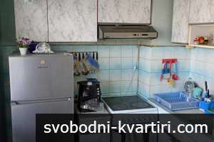 Продава просторен четиристаен апартамент, в района на Чародейка юг Продава просторен четиристаен апартамент, в района на Чародейка юг