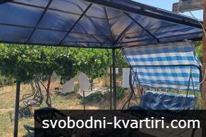 Вила с два парцела, м-ст 10ти килкометър Вила с два парцела, м-ст 10ти килкометър