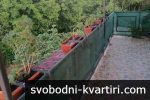 Вила с два парцела, м-ст 10ти килкометър Вила с два парцела, м-ст 10ти килкометър