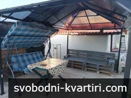 Вила с два парцела, м-ст 10ти килкометър Вила с два парцела, м-ст 10ти килкометър