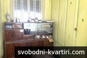 Двуетажна къща с двор в гр. Бяла Двуетажна къща с двор в гр. Бяла