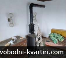 Къща с двор, м-ст 9ти килкометър Къща с двор, м-ст 9ти килкометър