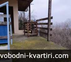 Къща с двор, м-ст 9ти килкометър Къща с двор, м-ст 9ти килкометър