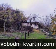 Къща с двор, м-ст 9ти килкометър Къща с двор, м-ст 9ти килкометър