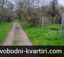 Къща с двор, м-ст 9ти килкометър Къща с двор, м-ст 9ти килкометър