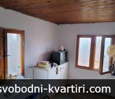 Къща с двор, м-ст 9ти килкометър Къща с двор, м-ст 9ти килкометър
