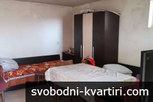 Продажба Къща гр. Иваново - с. Божичен 500m² Продажба Къща гр. Иваново - с. Божичен 500m²