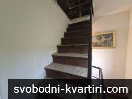 Къща в с. Долно Абланово Къща в с. Долно Абланово