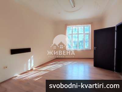 Отдавам под наем офис с площ от 75 кв.м, в района на Адвокатската градинка, център, гр. Варна