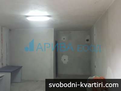 Голям гараж под наем в кв. Любен Каравелов Хасково