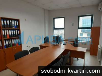 Оборудван офис за продажба в Хасково